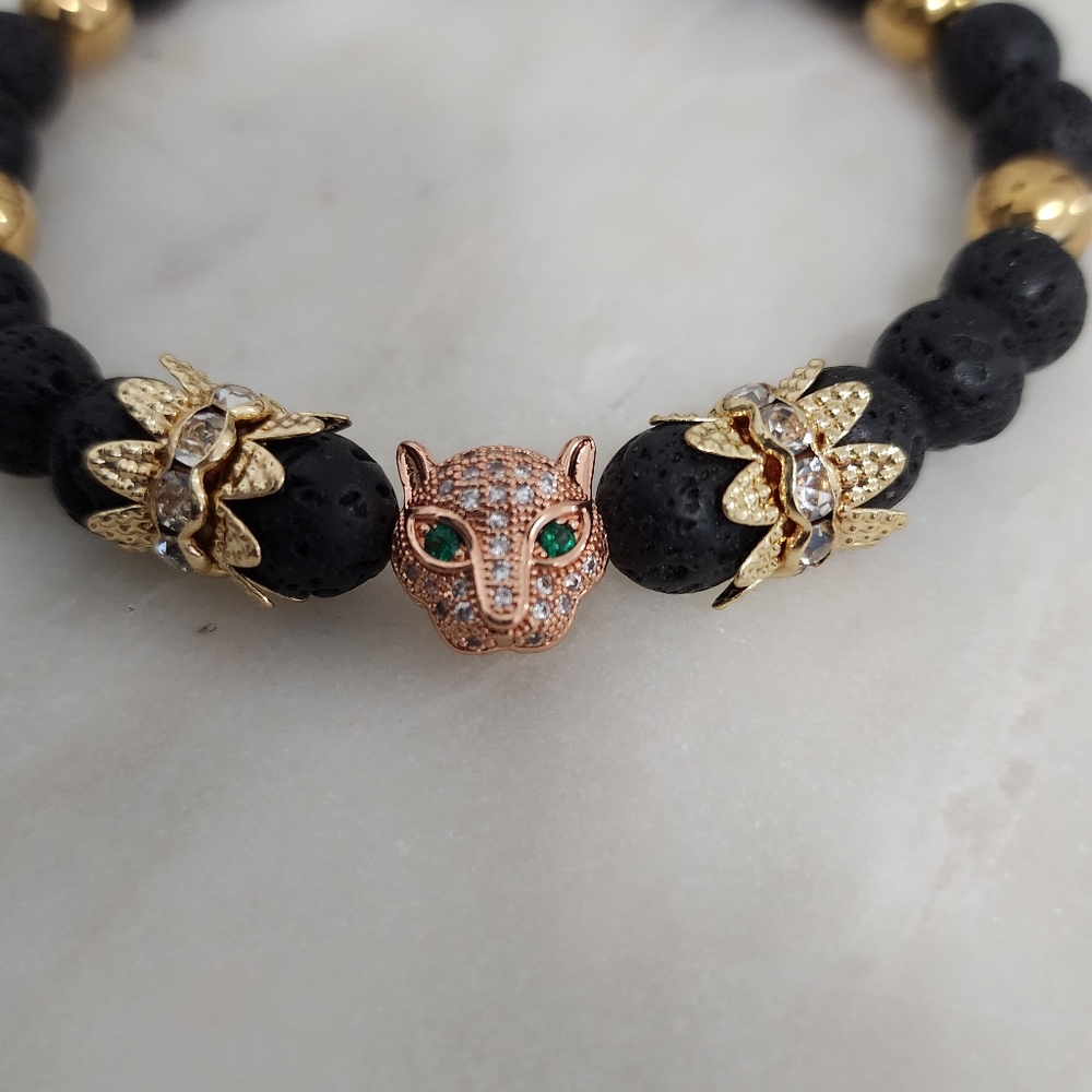Men Bracelet made with quality material and natural stones